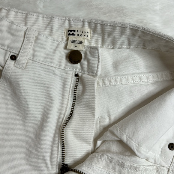 Shorts - Picture 3 of 4